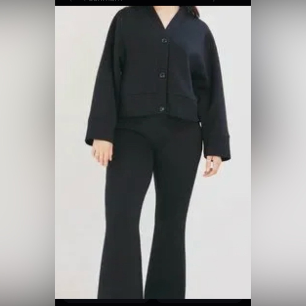NEW  LEZE THE LABEL SET TOP PANTS  WOMENS M